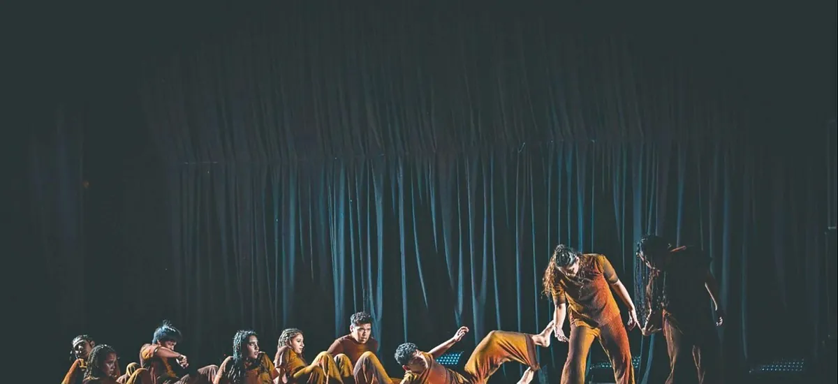 La danza une culturas en Santa Cruz