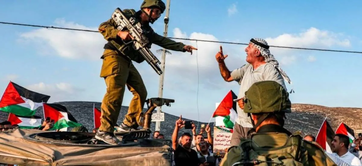 Una palestina pierde a su bebé tras quedar retenida en un control israelí