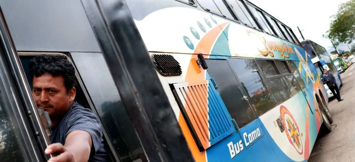 La falta de diésel golpea al transporte interdepartamental en plena temporada alta de viajes