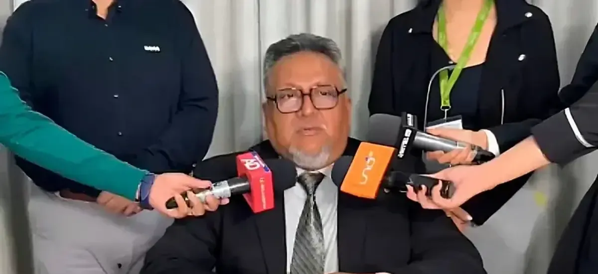 Fiscal Montaño se presenta en la Policía de Santa Cruz y queda aprehendido, según fuentes vinculados con el caso