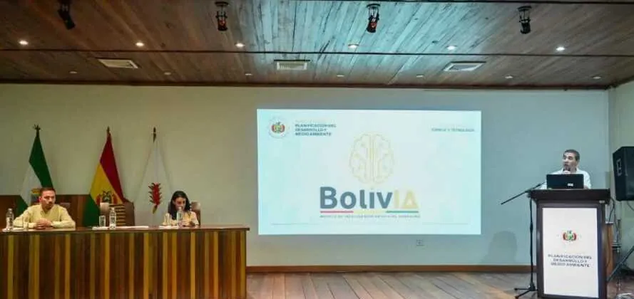 Presentan plataforma “BolivIA”, un modelo estatal de inteligencia artificial