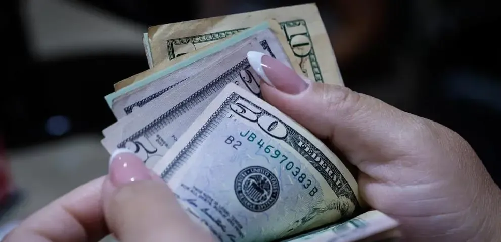 BCB: Dólar oficial registra su cuarta baja consecutiva y se cotizará en Bs 11,86 hasta el lunes