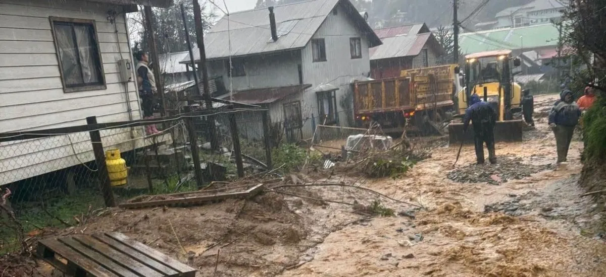 Lluvias intensas en el sur de Chile por El Niño causan inundaciones y cierres fronterizos