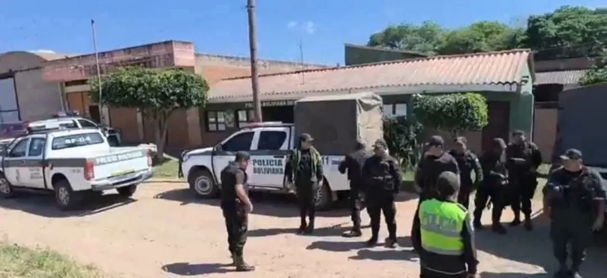 Refuerzan el contingente policial ante el anuncio de bloqueo en la ruta a los Valles cruceños