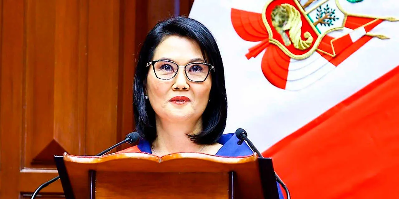 Perú: Keiko Fujimori anuncia una subida del salario mínimo del 15% al ser investida presidenta