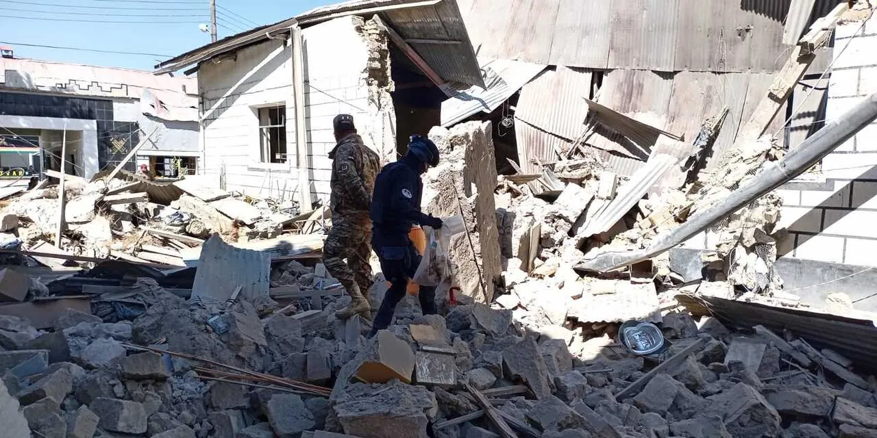 Tras explosiones en Viacha, verifican material peligroso antes de remover los escombros