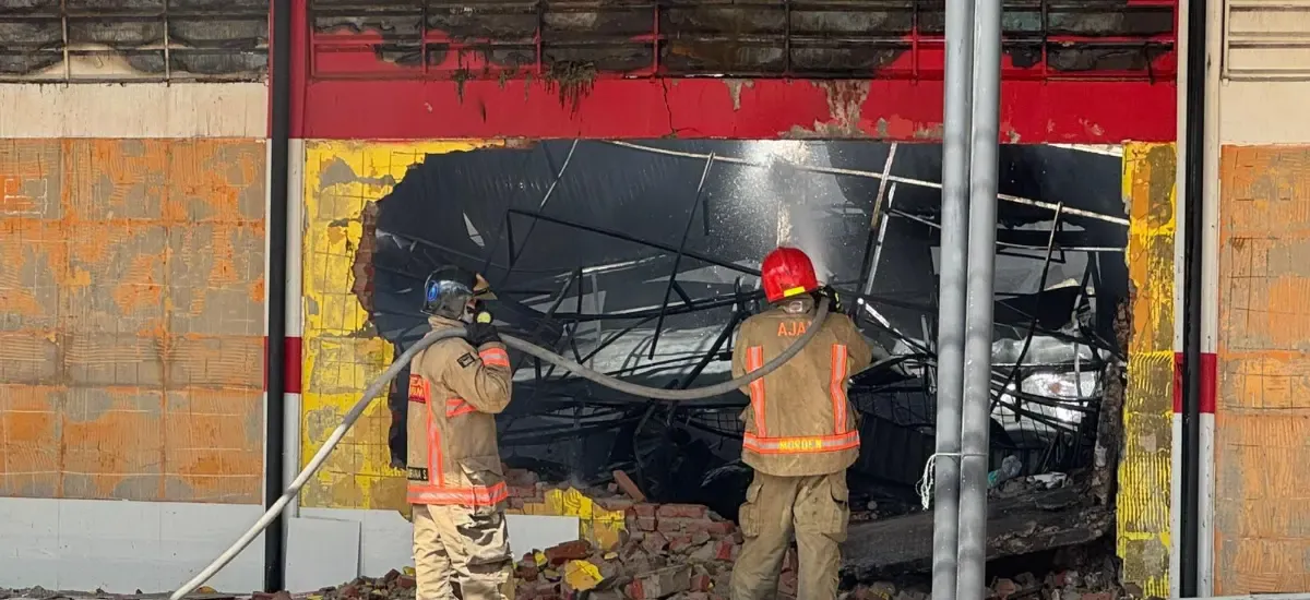 Incendio en Barrio Lindo: Alcaldía estima que el fuego puede ser liquidado este viernes por la noche