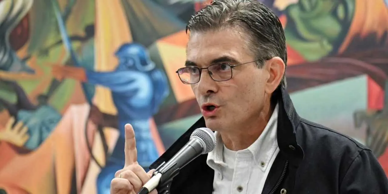 Paz convoca a gobernadores a una reunión en Sucre para tratar el 50/50