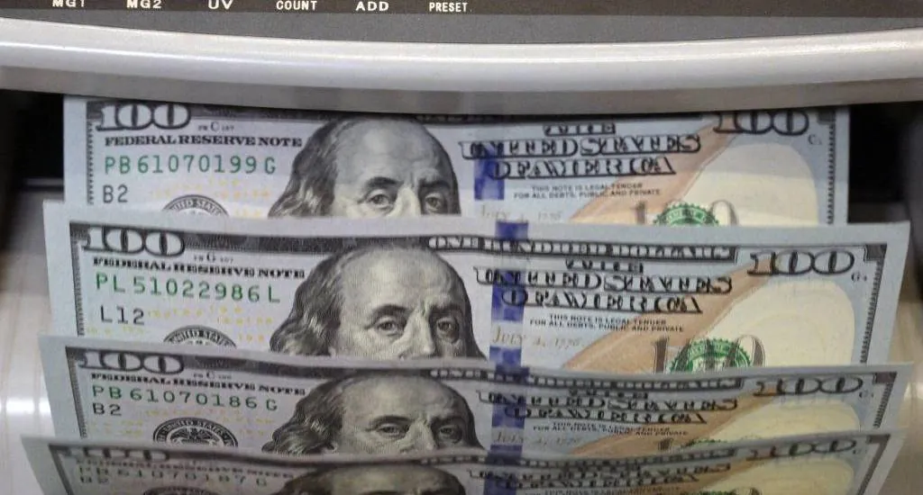BCB aprueba nuevo reglamento en el que se elimina el tope de 10 centavos que la banca tenía para la venta de dólares