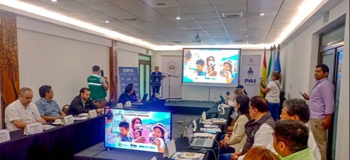 Bolivia recibe a expertos de la OPS para analizar avances en la respuesta al sarampión