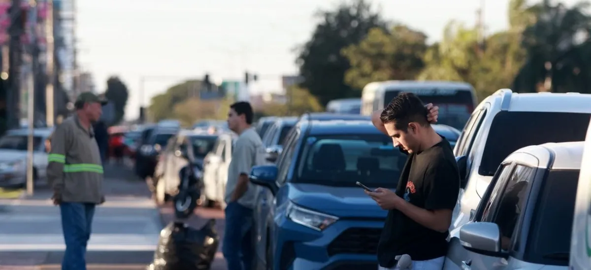 Filas por combustible no cesan: ciudadanos desesperados y productores preocupados