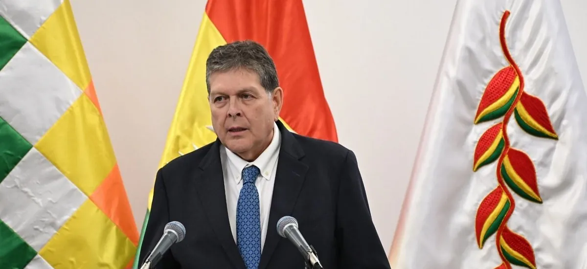 YPFB dejará la venta de hidrocarburos paulatinamente, informa el ministro Blanco