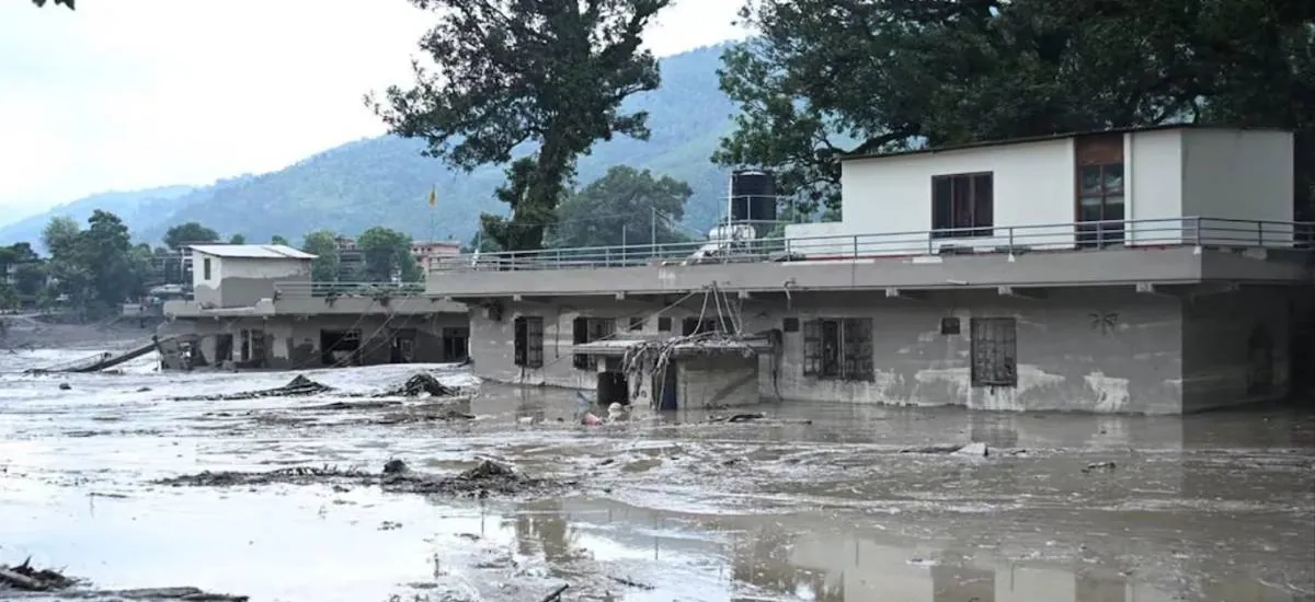Suben a casi 100 los muertos tras la riada en Nepal y más de 700 personas desaparecidas