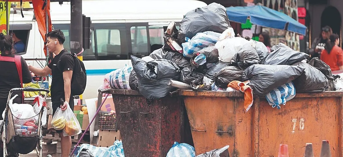 Hay retrasos en el recojo de basura y escasean los micros por la falta de diésel