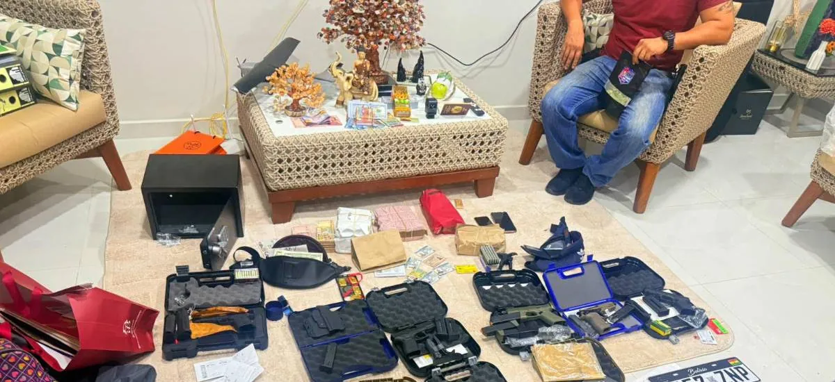 Armas, dinero, y vehículos son hallados en la vivienda de un extranjero aprehendido por el asesinato de Johan Guzmán