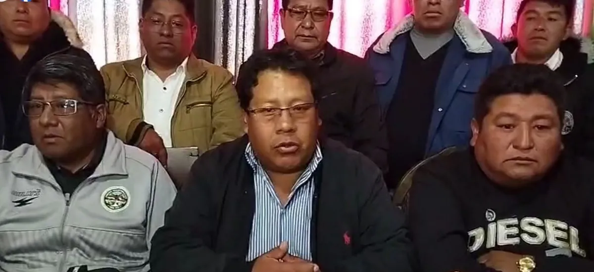 Choferes divididos: el transporte urbano de La Paz y El Alto se margina del repliegue del lunes