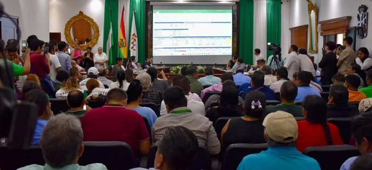 Santa Cruz: Concejo y transportistas retoman reunión por el pasaje bajo advertencia de paro de 48 horas