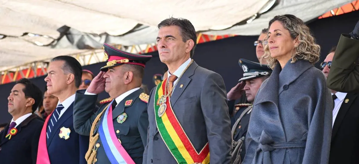 Rodrigo Paz participa en la Parada Militar sin brindar un discurso
