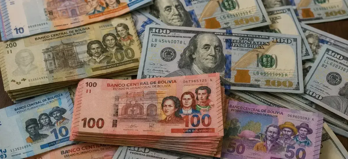 En menos de 10 días, el dólar flexible pasó de Bs 11 a superar la barrera de Bs 12