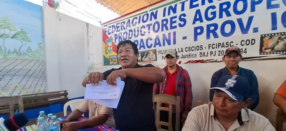 Interculturales de Yapacaní rompen y queman el Decreto 5716, sobre el retiro de la subvención al diésel