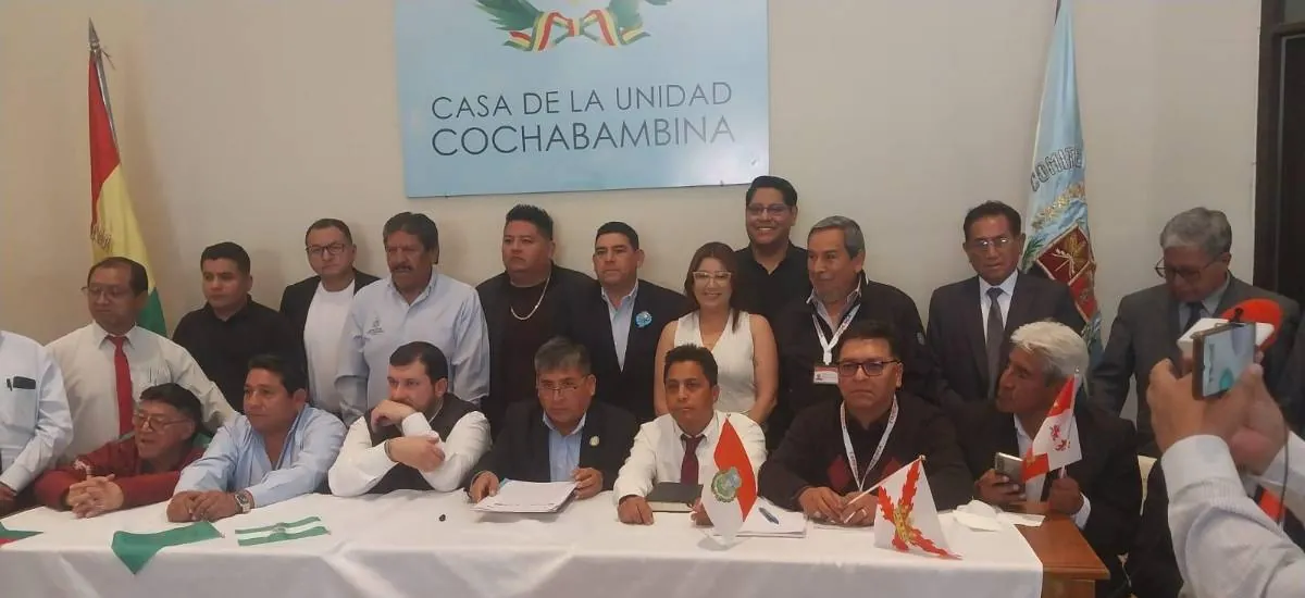 Cívicos del país exigen reunión con Rodrigo Paz antes del 14 de septiembre