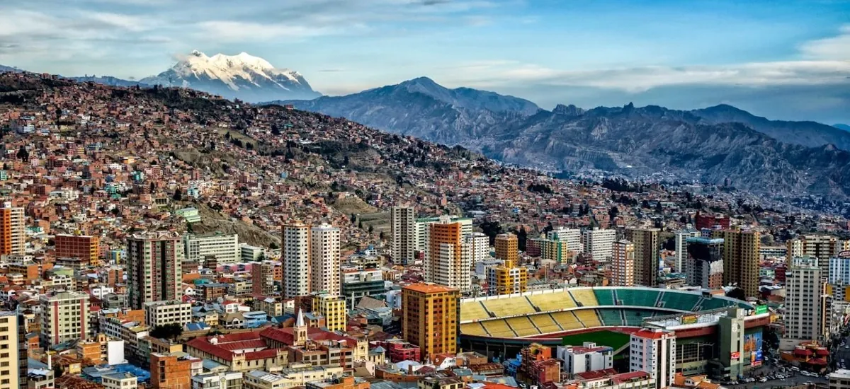 La Paz aporta el 28% al PIB nacional, pero mantiene un déficit comercial, según el IBCE