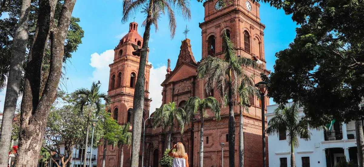 La ampliación de la avenida Cristo Redentor y el túnel bajo El Trompillo, en la agenda de la sesión de Diputados en Santa Cruz