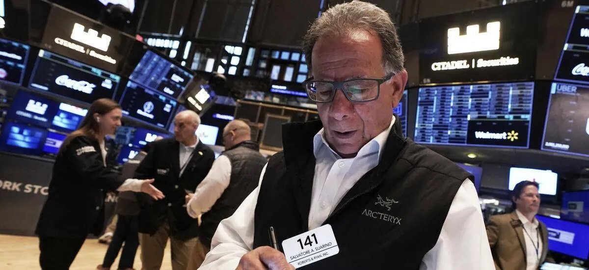 Wall Street abre a la baja por temores en torno a la IA