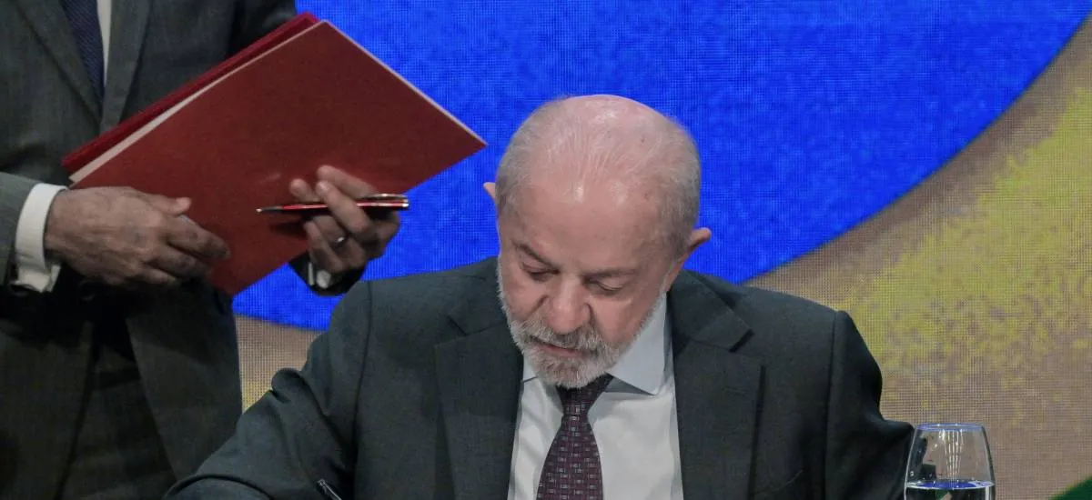 Lula prohíbe las apuestas deportivas y los casinos en línea a nueve días de las elecciones en Brasil