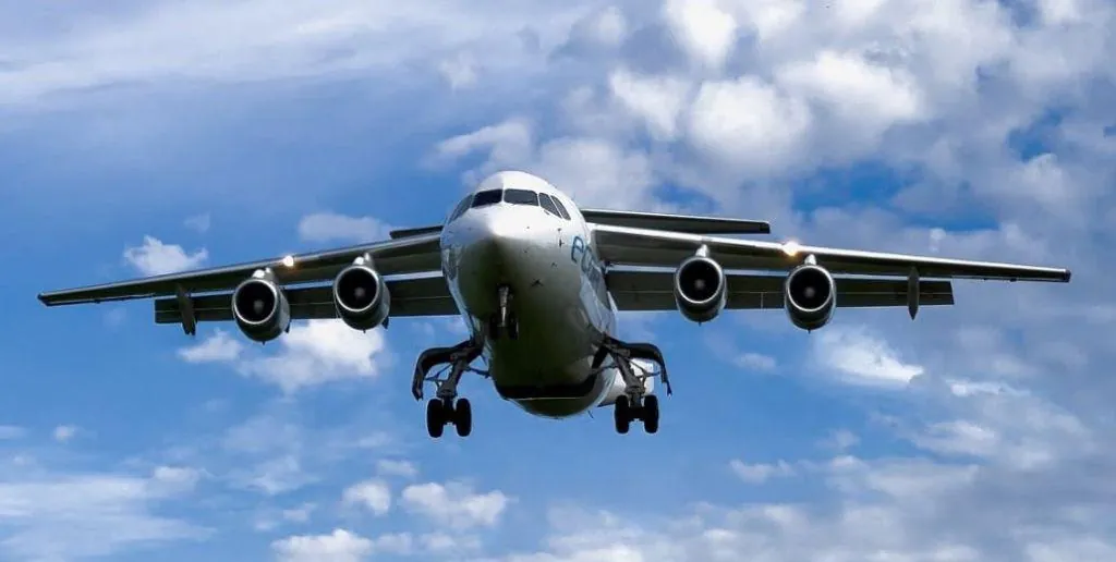 Ecojet vuelve a volar a Sucre y Tarija con nuevas frecuencias