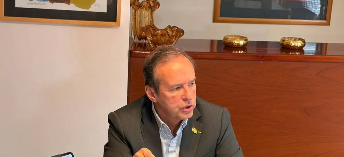 Tuto: “La volatilidad del precio internacional del petróleo no se debe trasladar a los precios internos”