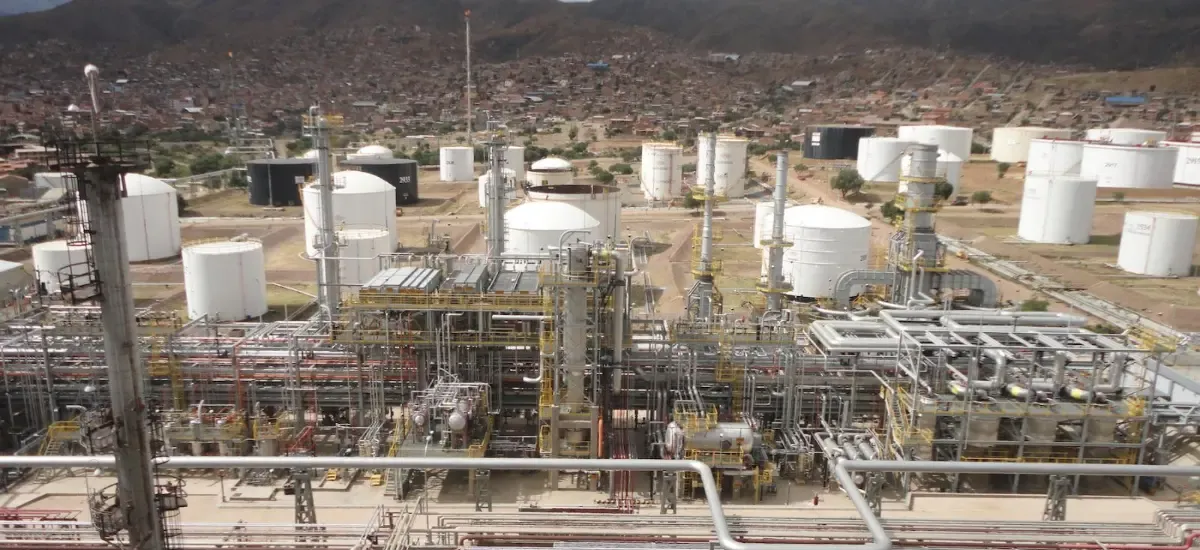 Las refinerías Gualberto Villarroel y Guillermo Elder Bell volverán a producir gasolina y diésel, anuncia el Gobierno