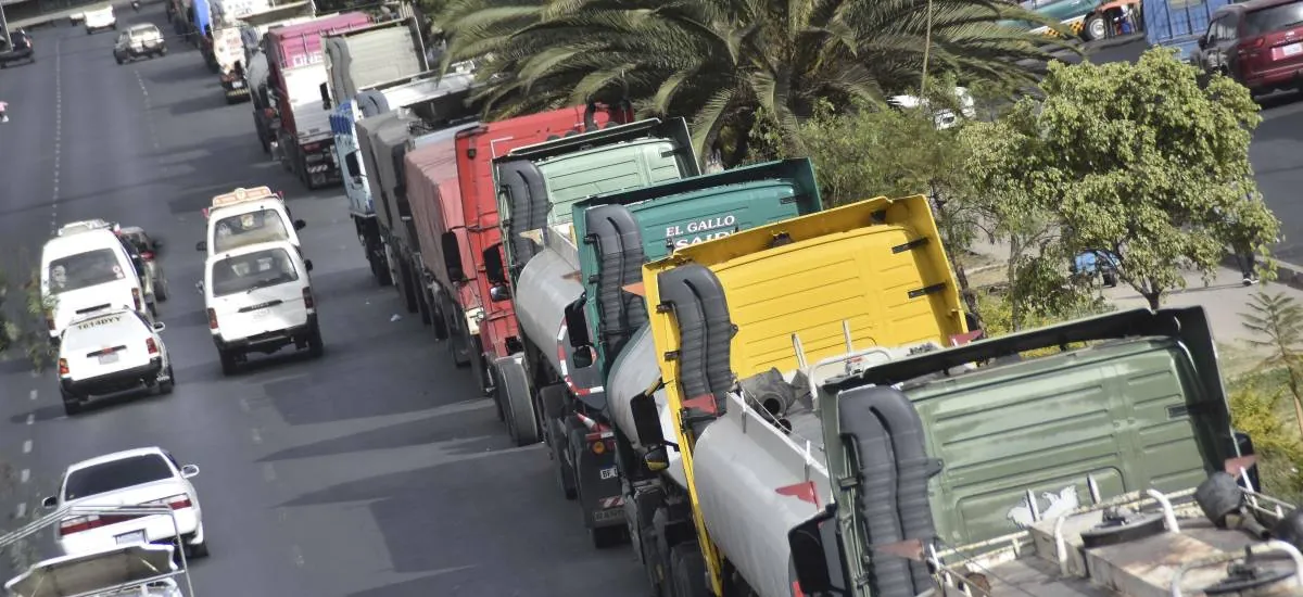 A dos meses del Estado de excepción las filas por combustibles siguen sin solución