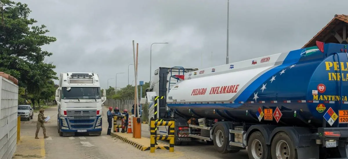ANH: Nuevo precio referencial del diésel importado baja a Bs 16,5 el litro