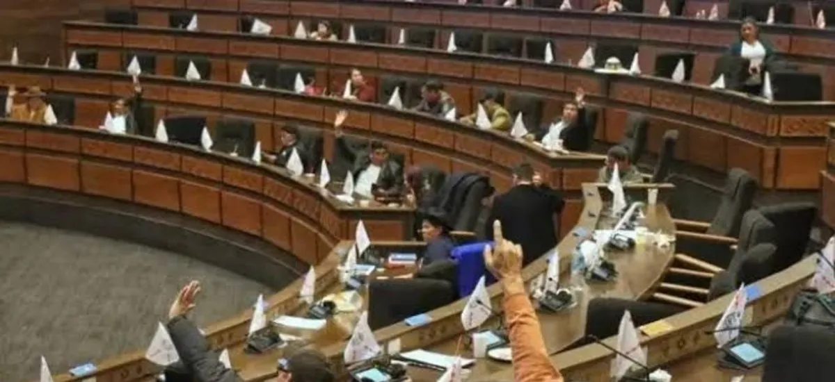 FMI: Bolivia abre la batalla política por $us 1.900 millones y un paquete de reformas