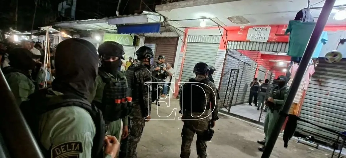 Hombre armado se atrinchera en un negocio tras amenazar a comerciantes en Los Pozos