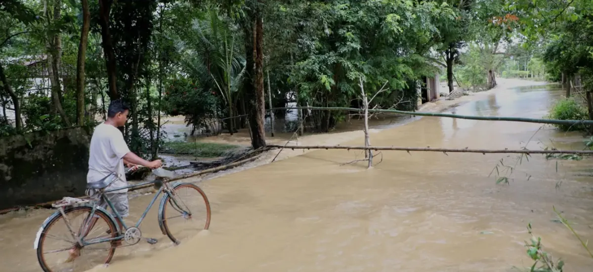 Más de 100 muertos en India por inundaciones y aludes causados por el monzón