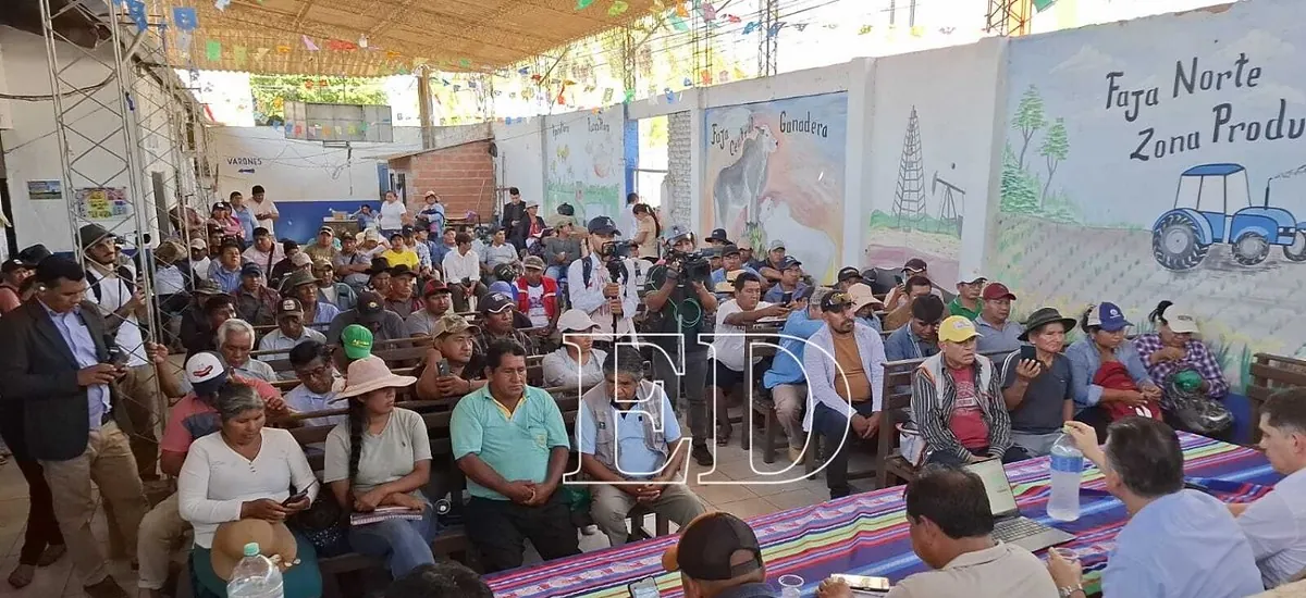 Yapacaní: interculturales mantienen bloqueo pese al diálogo con el ministro Justiniano