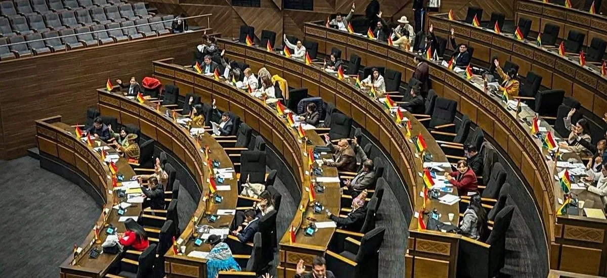 Diputados aplazan otra vez el tratamiento del informe final de la investigación del caso maletas