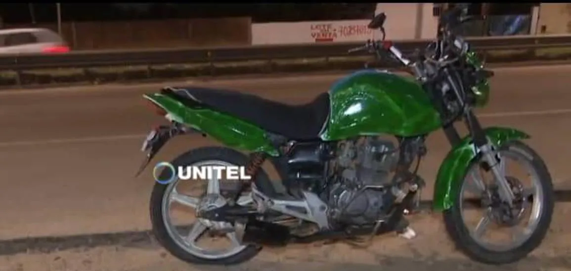 Pareja es encañonada y le roban su moto; sospechan que delincuentes son los atracadores de una joyería