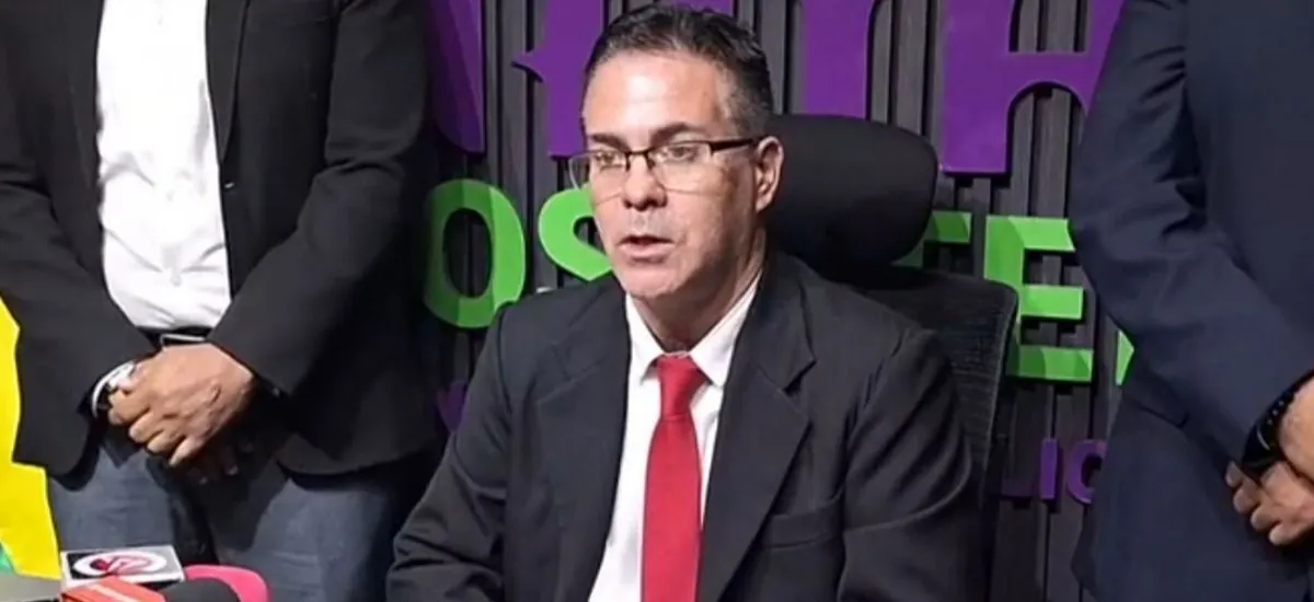 Urioste pide a abogados "no tener miedo" y sumarse a la transformación de la Justicia