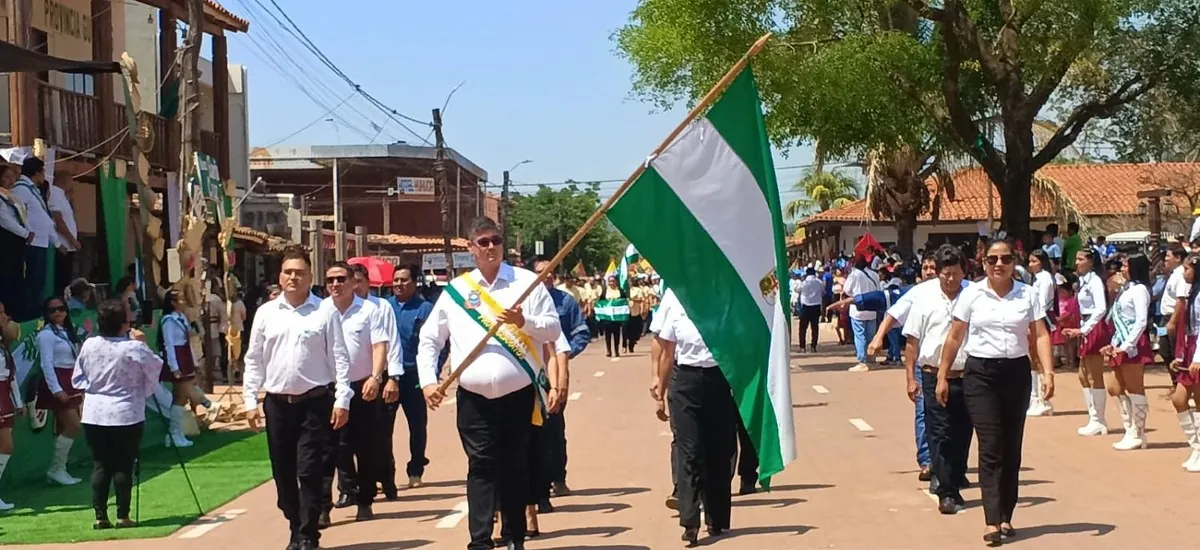 Instituciones en Guarayos rinden homenaje a Santa Cruz por sus 216 años de su gesta libertaria
