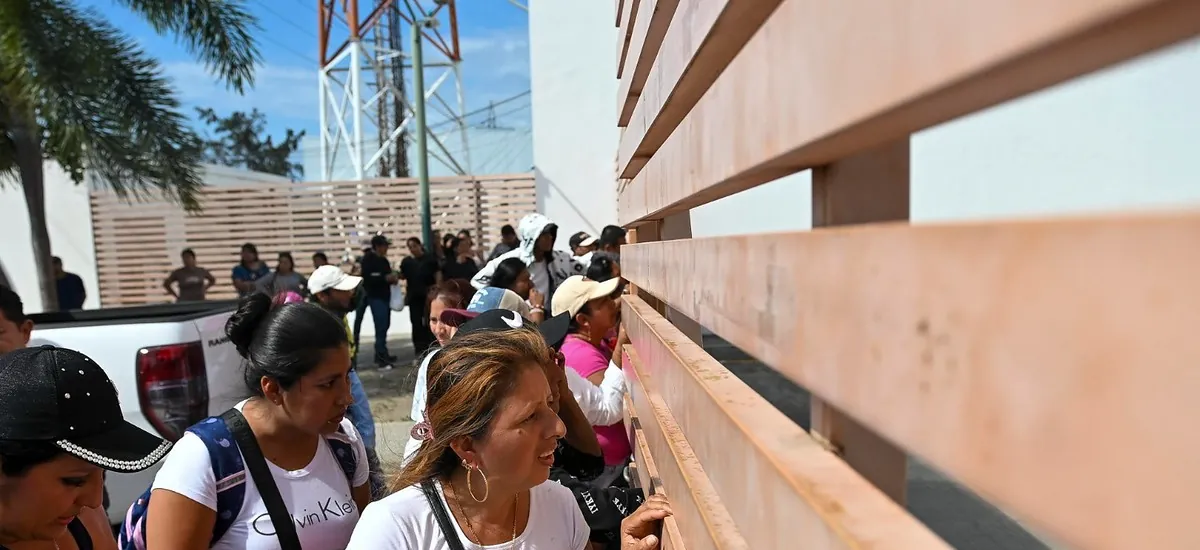 Libertad condicional para 32 tripulantes de dos barcos ecuatorianos destruidos por EE.UU.