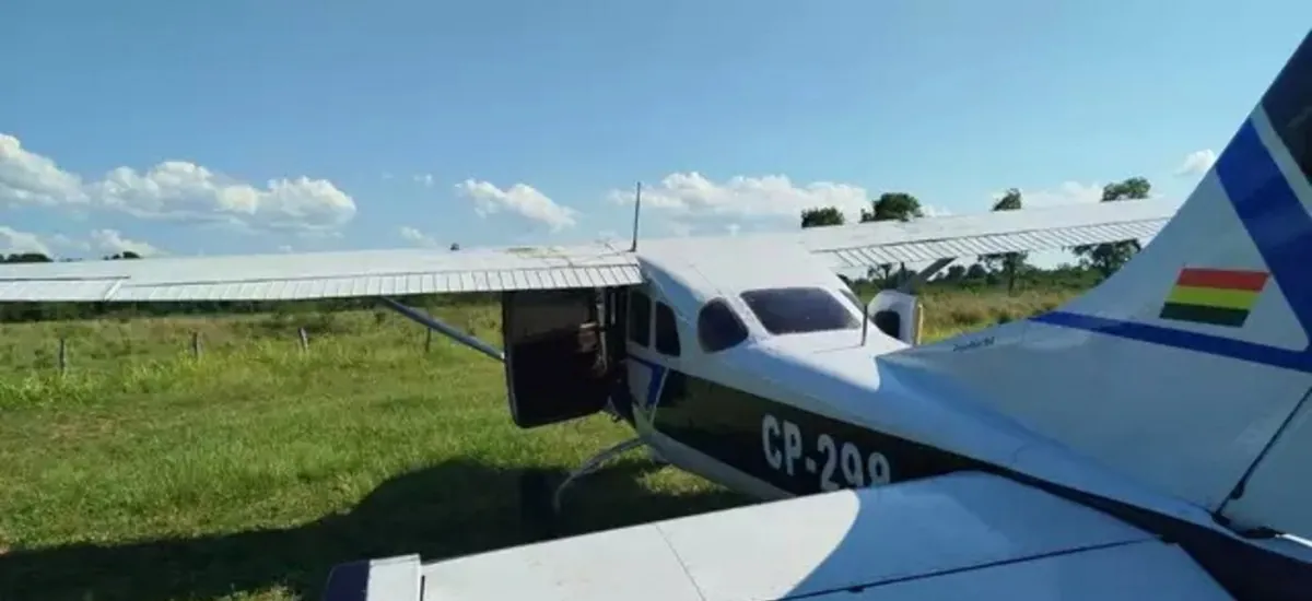 Avioneta boliviana cae con media tonelada de droga tras ser perseguida en Paraguay y Brasil
