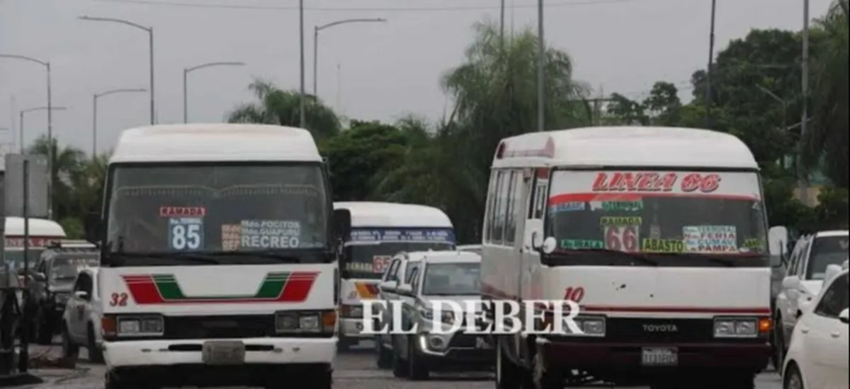 Transportistas sugieren cobrar Bs 6 y subir a Bs 8 en la noche