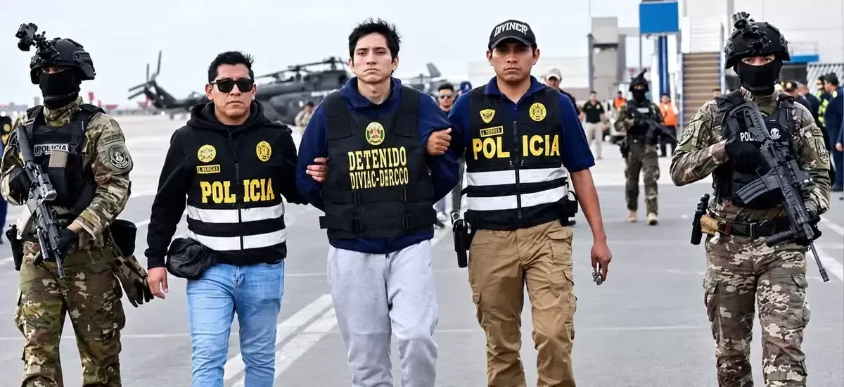 Líder de banda criminal peruana Los Pulpos capturado en Bolivia va a cárcel en base naval