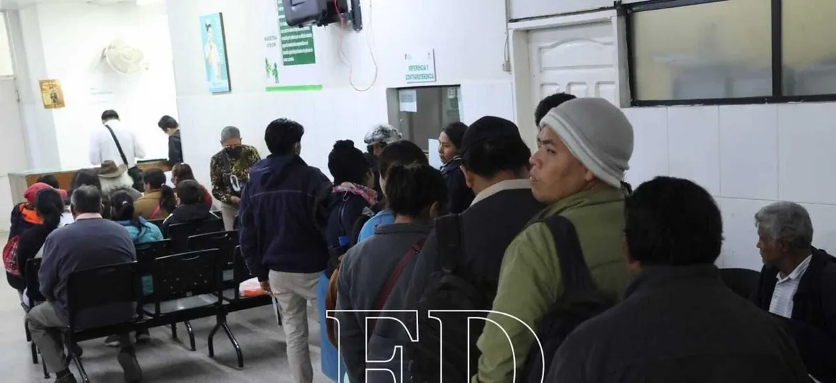 Paro de 72 horas de trabajadores de salud afecta la atención en hospitales de Santa Cruz