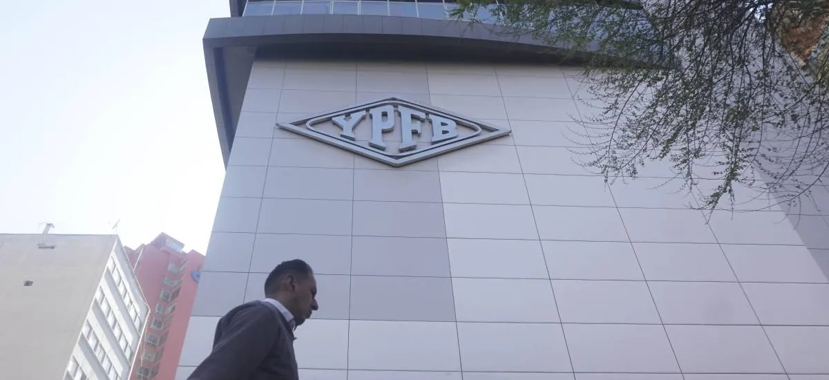 ANH autoriza a YPFB a importar y comercializar diésel en sus surtidores en todo el país