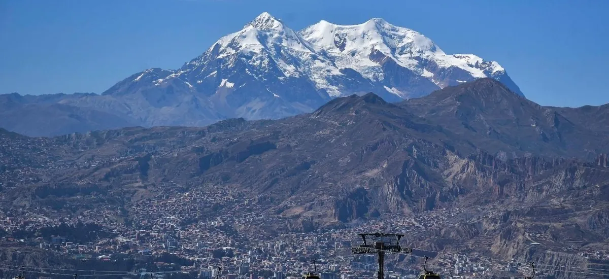 Desfiles marcan el comienzo de la semana de las Fiestas Julias en La Paz