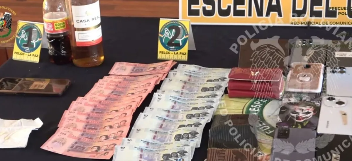 En la verbena paceña secuestran presuntos billetes del avión siniestrado en El Alto